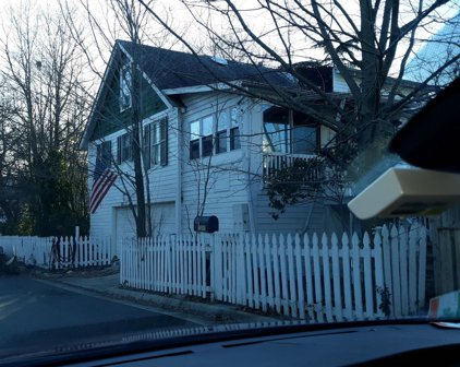 2808 E Side Drive, Alexandria