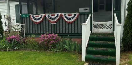 94 G Street SW, Navarre