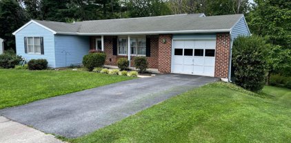 405 Nottingham Pl, Harrisburg