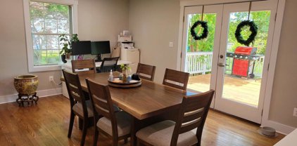 9626 King George Dr, Manassas