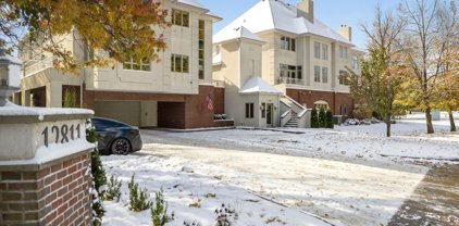 12811 Sherwood Place Unit #6, Minnetonka