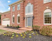 8503 Ashgrove Plantation   Circle, Vienna image