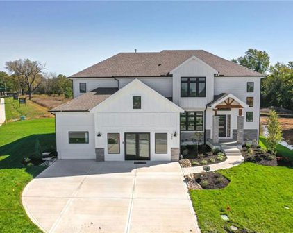 345 NW ambersham Drive, Lee's Summit