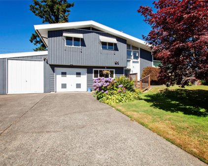 2420 Summit Avenue, Everett