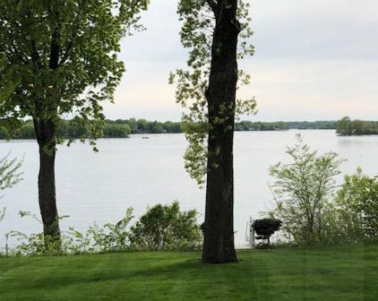 2927 Casco Point Road, Orono