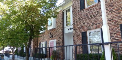 610 W Roosevelt Road Unit #C2, Wheaton