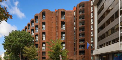 1099 NW 22nd  Nw Street Unit #604, Washington