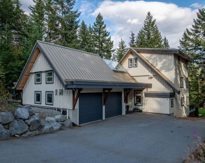 9199 Emerald Drive, Whistler