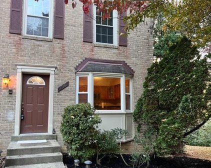 938 Wild Forest Dr, Gaithersburg