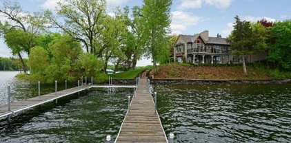 19680 Lakeview Avenue, Deephaven