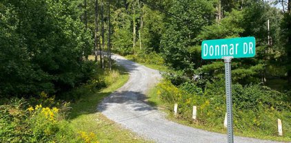 900 Donmar Dr, Dauphin