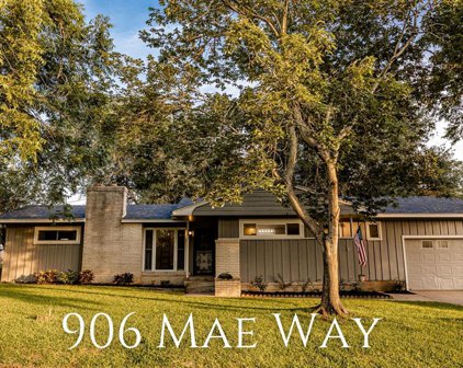 906 Mae Way, Brenham