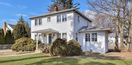 411 E Jefferson Avenue, Wheaton