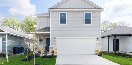 4422 Chandler Rd Bldg #8, San Antonio