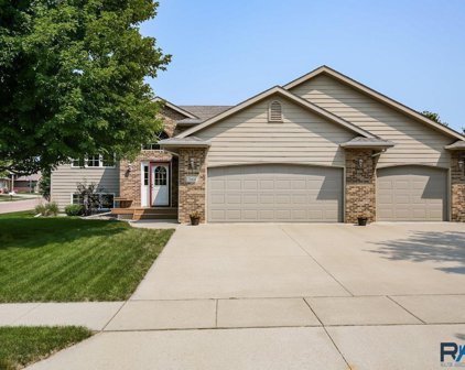 7600 S Rose Crest Trl, Sioux Falls