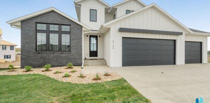 6700 E Roddel Cir, Sioux Falls