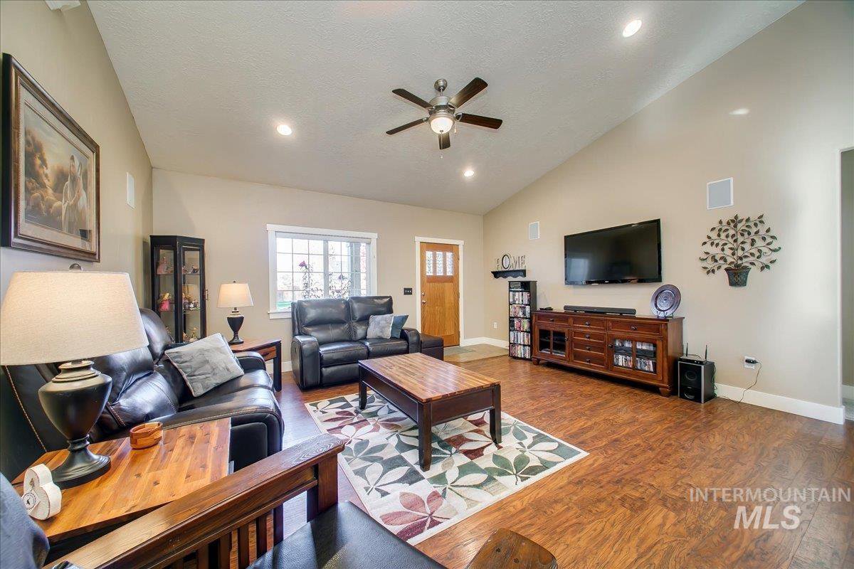 2592 N Marburg Ave, Meridian, Idaho 83646 MLS#98892116 - Residential ...