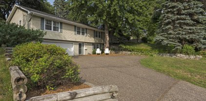 429 Rice Street E, Wayzata