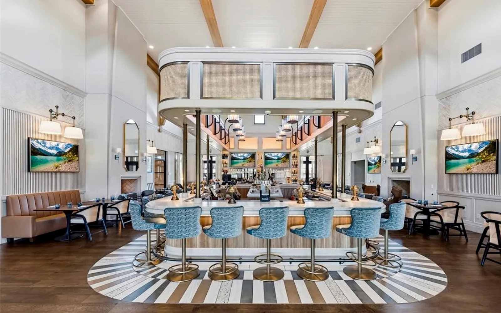 Clubhouse bar at Edgewater Golf Club Lancaster SC