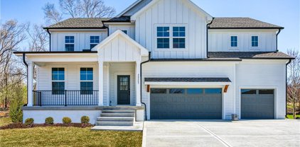 9063 Driftwood Street, Lenexa