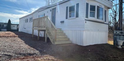 136 Raymond Ln, Middletown
