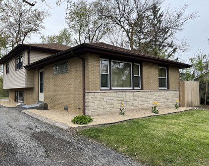 404 N Cass Avenue, Westmont