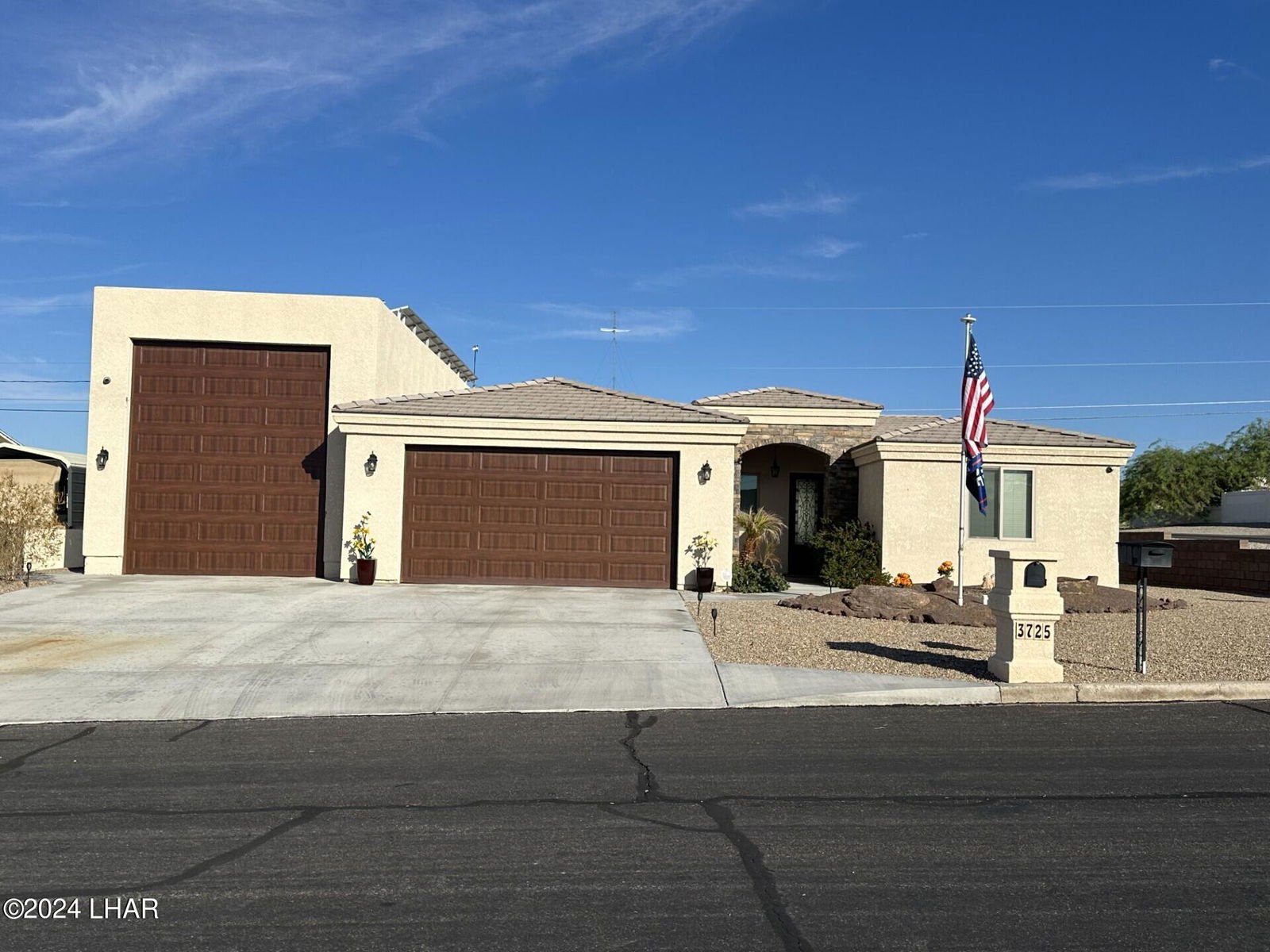 3725 Totem Dr, Lake Havasu City MLS 1032557 »» Call/Text HavasuLew