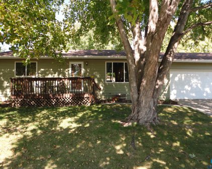 202 Mary Ln, Hartford