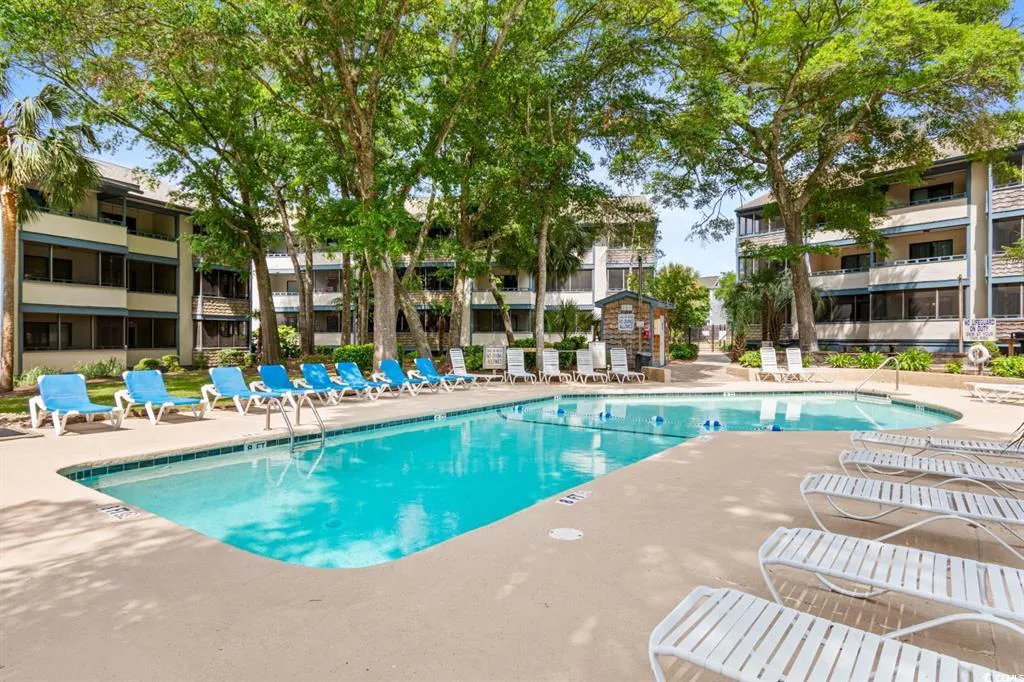Pool at Summertree Village