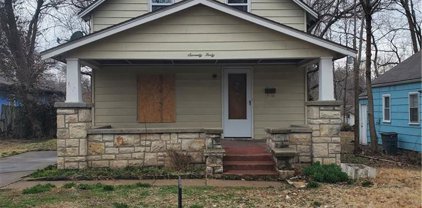 7040 College Avenue, Kansas City