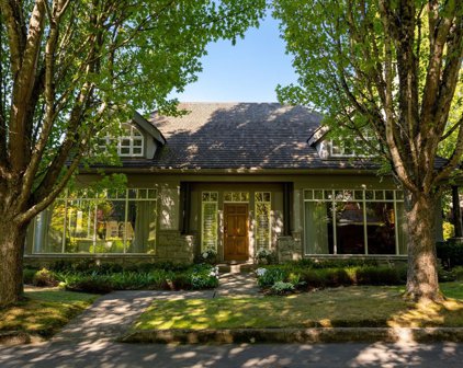 8580 Caversham Court, Vancouver