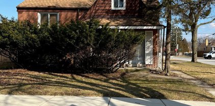 2945 Vernon Avenue, Brookfield