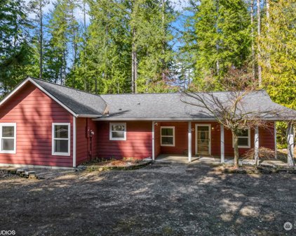 130 N Olympic Way, Hoodsport