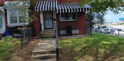 900 S 16th St, Harrisburg