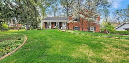 6 Zinzer  Court, St Louis