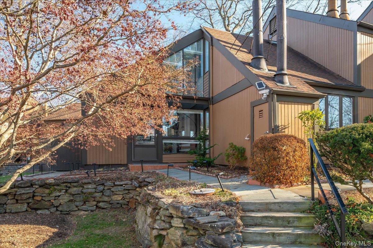 110 Round Hill Road, Dobbs Ferry, 10522