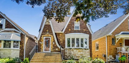 3225 N Neva Avenue, Chicago