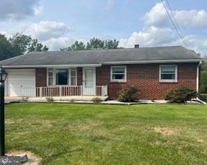 1094 Acri Dr, Harrisburg