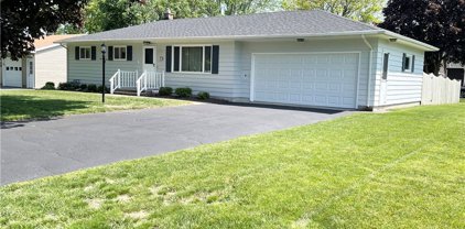 2 Fordham  Drive, Batavia-City