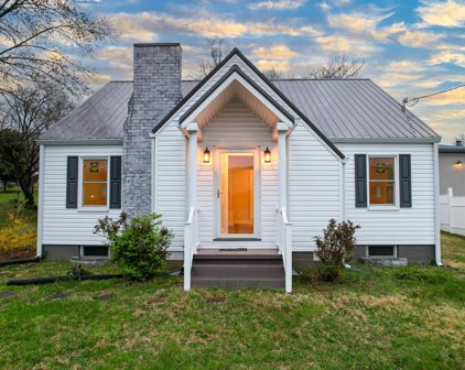 938 Snapps Ferry Road, Greeneville