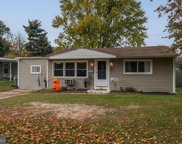 542 Oxford Dr, Maple Shade image