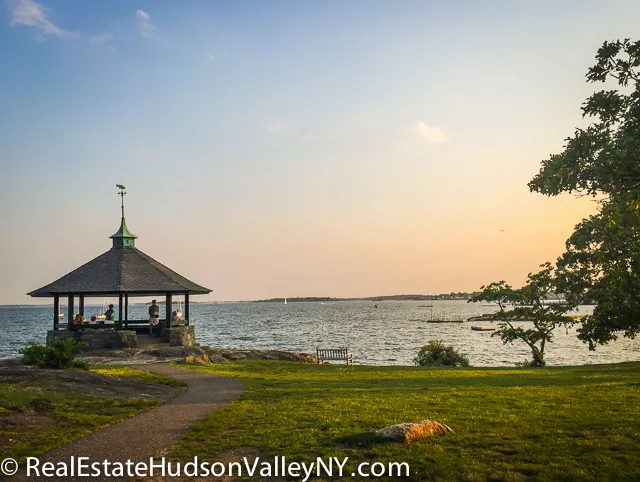 Larchmont Beach NY