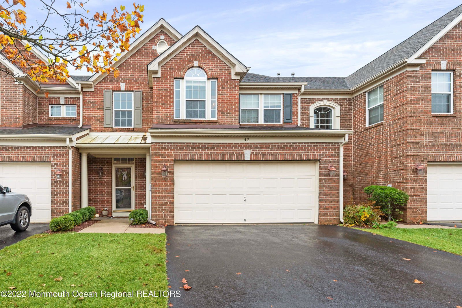 42 Oak Leaf Lane, Tinton Falls, 07712