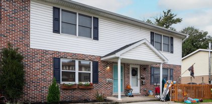 1832 Lakeside Dr, Middletown