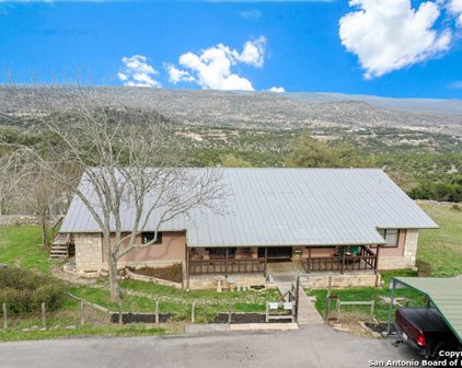 355 Mountain Creek Rd, Pipe Creek