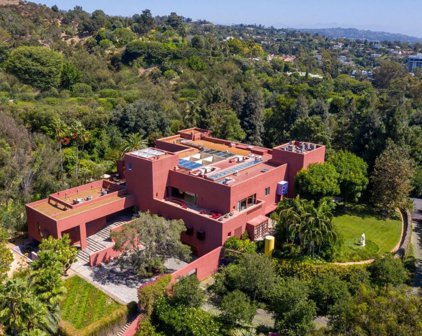 470 Layton Way, Los Angeles