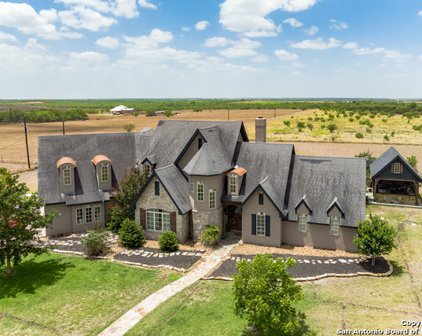 2538 County Road 223, Floresville