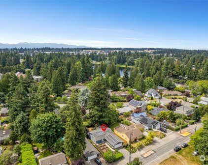 12301 1st Avenue NE, Seattle