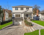 15 Holly Place, Larchmont image