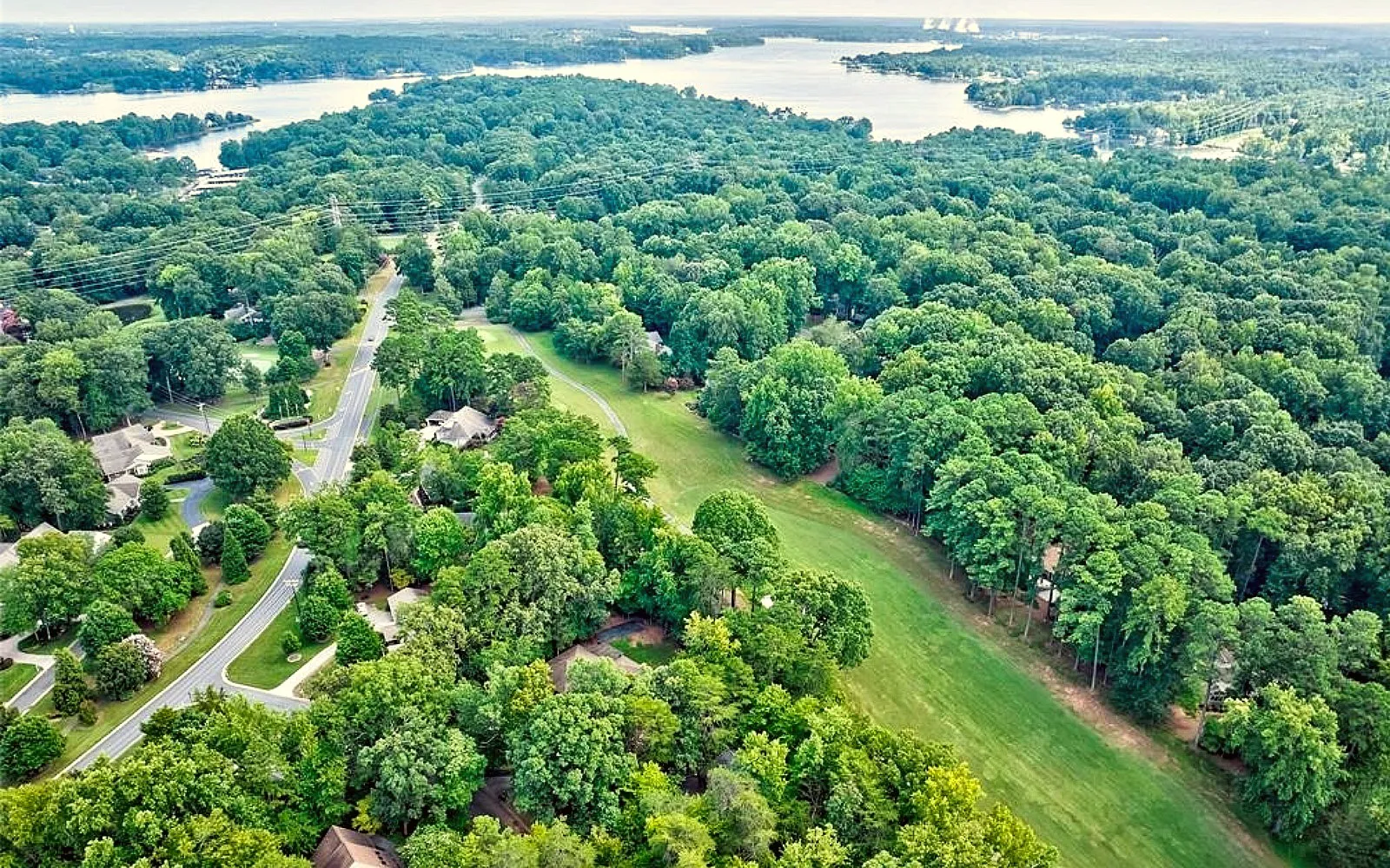 River Hills golf course lake and fairway in Lake Wylie SC